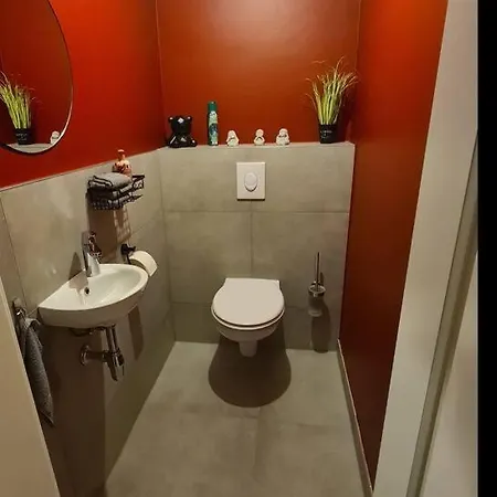 Xxl 100 Qm Auch Als Monteur Nutzbar, - Aachen Lägenhet