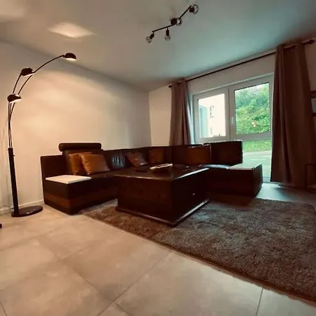 Grosse Moderne Ferienwohnung Auch Als Monteur Unterkunft Nutzbar, In Stolberg - Vicht Apartment *