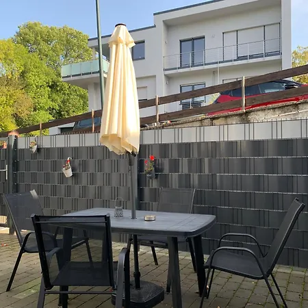Grosse Moderne Ferienwohnung Auch Als Monteur Unterkunft Nutzbar, In Stolberg - Vicht Apartment *