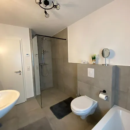 Xxl 100 Qm Auch Als Monteur Nutzbar, - Aachen * Stolberg (Rhineland)