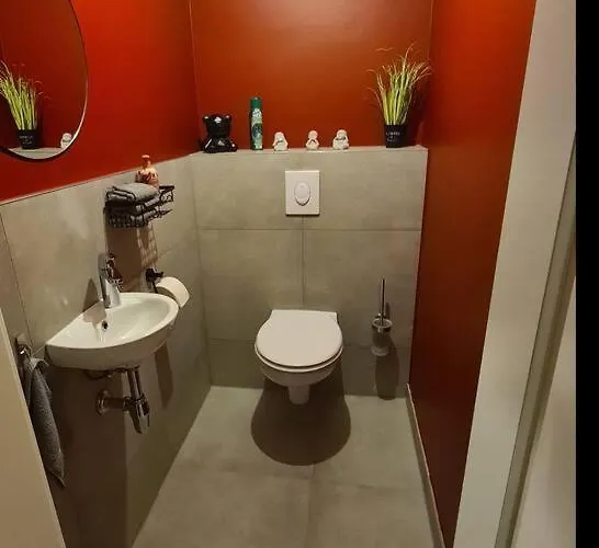 Xxl 100 Qm Auch Als Monteur Nutzbar, - Aachen Lejlighed