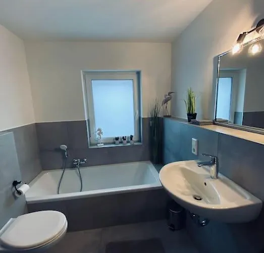 Xxl 100 Qm Auch Als Monteur Nutzbar, - Aachen Lejlighed *