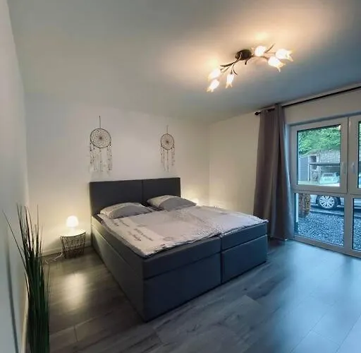 Xxl 100 Qm Auch Als Monteur Nutzbar, - Aachen *