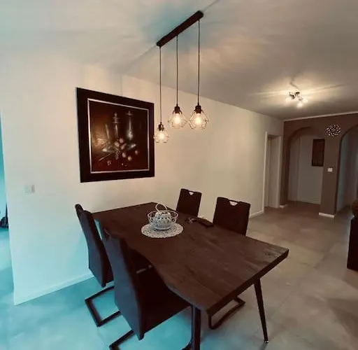 Xxl 100 Qm Auch Als Monteur Nutzbar, - Aachen